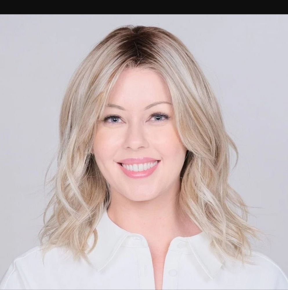 Belle Tress Peerless 14 Wig in Bombshell Blonde